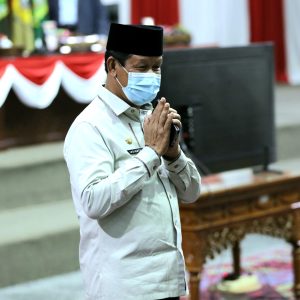 Isdianto Sholat Idul Adha di Rumah Bersama Keluarga