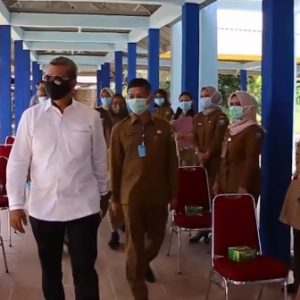 Apri Resmikan Gedung Pelayanan Kesehatan dan Terima Bantuan Alat Swab Covid-19