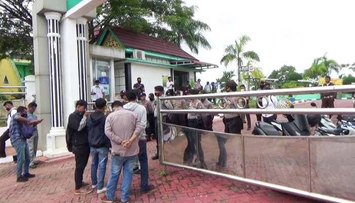 Usut Tuntas Dugaan Mark-Up Pengadaan Laptop Disdik Kepri Tahun 2019