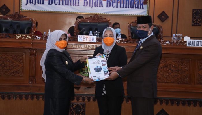 Rahma Sampaikan Pidato Nota Kebijakan Umum APBD 2021 dan Perubahan APBD 2020