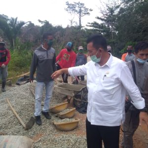 Ansar Ahmad Tinjau Proyek PISEW di Kundur Barat