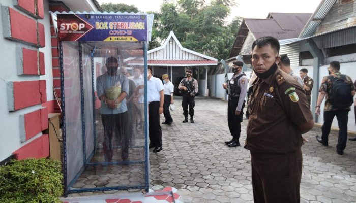 Kejati Kepri Lakukan Penahanan 10 Tersangka Korupsi Tambang Bouksit