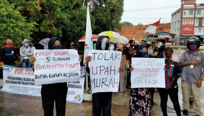 Pekerja PT Panca Rasa Pratama Tuntut Kerja Normal Dengan Upah UMK