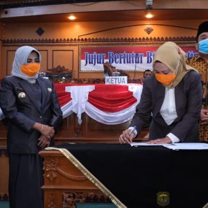 Rapat Paripurna : Penandatanganan KUA dan PPAS Perubahan 2020 APBD Kota Tanjungpinang