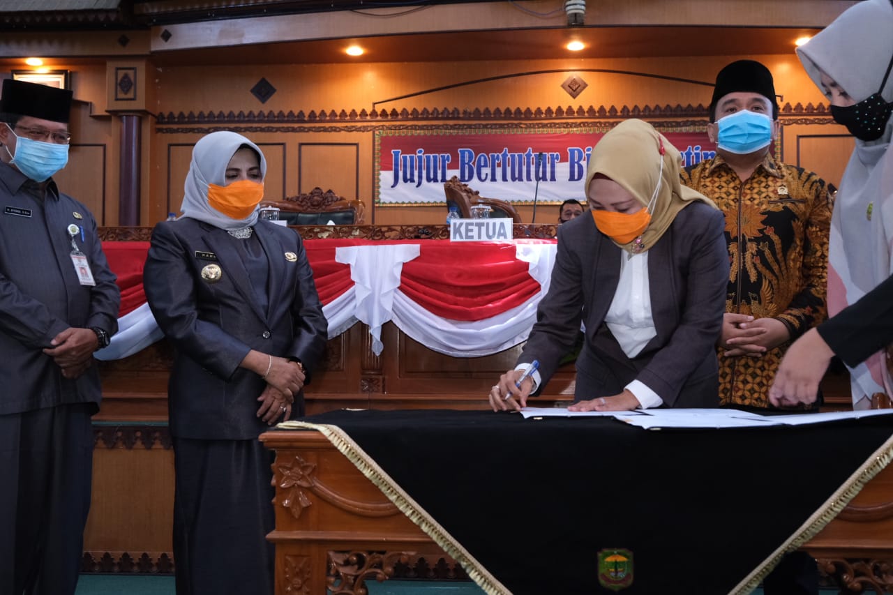 Rapat Paripurna : Penandatanganan KUA dan PPAS Perubahan 2020 APBD Kota Tanjungpinang