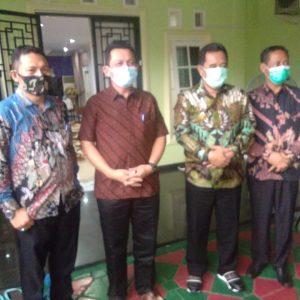 Pjs Gubernur Kepri Temui Ansar Ahmad di Kediaman