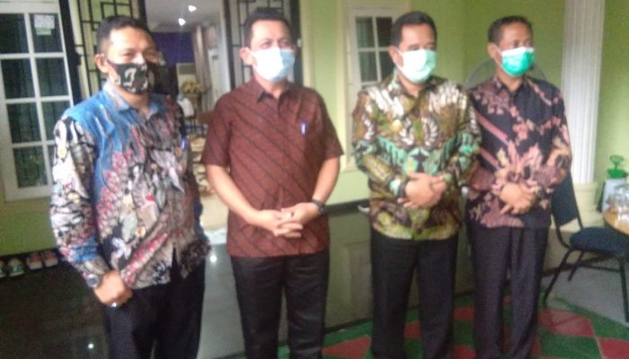Pjs Gubernur Kepri Temui Ansar Ahmad di Kediaman