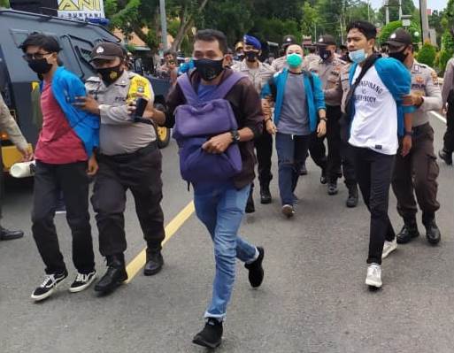 Aksi Mahasiswa Minta Tuntaskan Kasus BPHTB Dibubarkan Polisi