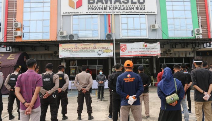 Tidak Sesuai Ketentuan,655 APK Paslon Pilkada Kepri Dicopot