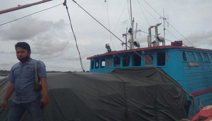 Diduga Ribuan Karung Biji Plastik Illegal Dari China Yang Akan Dikirim Ke Medan Diamankan