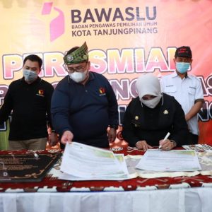 Peresmian Kampung Pengawas Anti Politik Uang