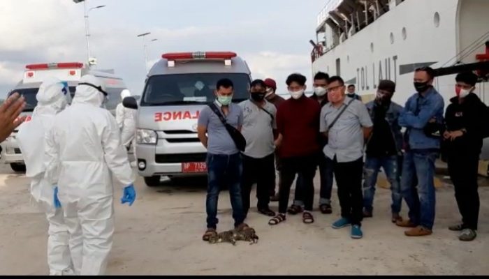 KM Sanus 83 Sandar Di Tanjung Moco, 22 Crew Kapal Terpapar Covid-19