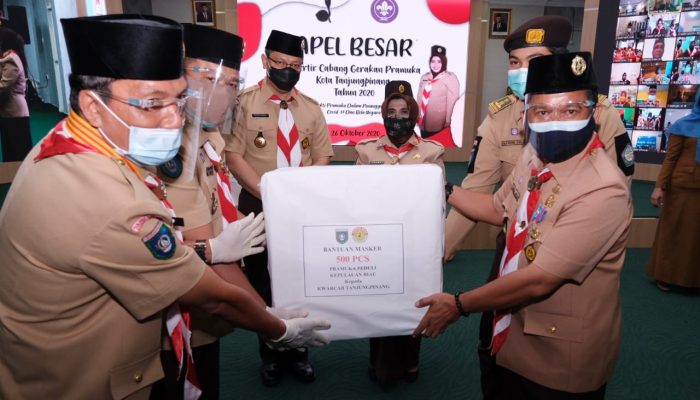 Pramuka Peduli,Kwarcab Tanjungpinang Serahkan Bantuan Masker
