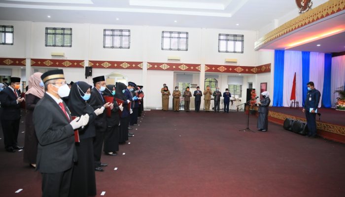 Ratusan PNS Pemko Tanjungpinang Terima Satyalancana Karya Satya 