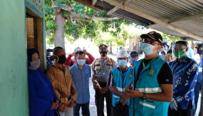 Berkat Terobosan Apri,Desa Numbing Terang Benderang