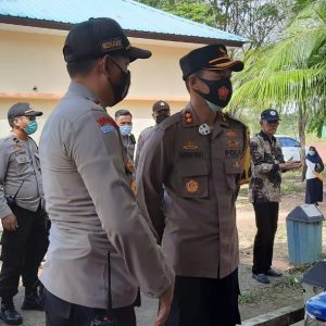 Pastikan Surat Suara Aman, Polres Tanjungpinang Cek Kotak Suara Di PPK