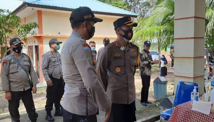 Pastikan Surat Suara Aman, Polres Tanjungpinang Cek Kotak Suara Di PPK
