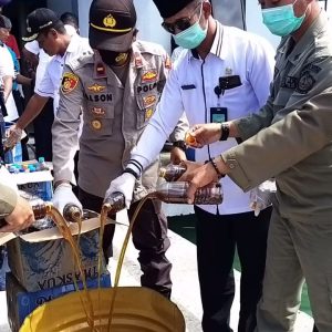 360 liter Miras Oplosan Di Tambelan Asal Kalimantan Dimusnahkan