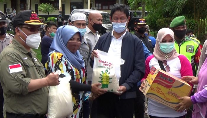 Gubernur Kepri Tinjau Korban Banjir Di Sejumlah Penampungan