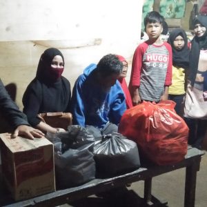 Relawan Ansar-Marlin Bantu Sembako Korban Banjir