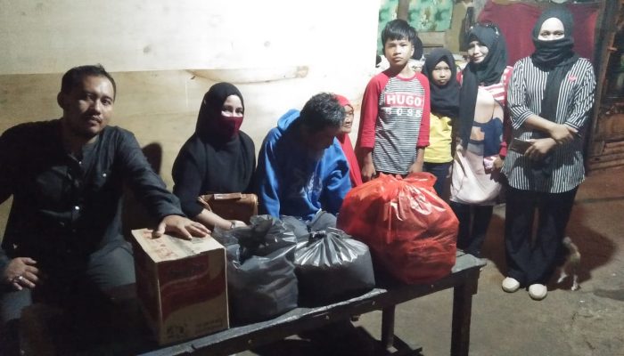 Relawan Ansar-Marlin Bantu Sembako Korban Banjir