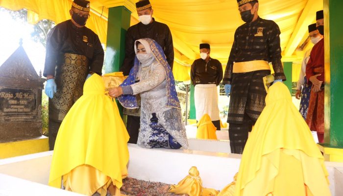 Ziarah Makam Leluhur, Peringati Hari Jadi  Ke-237 Tanjungpinang