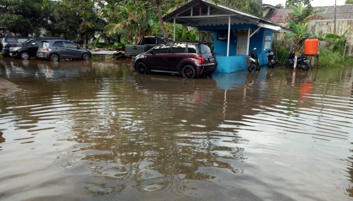 Habis Banjir Akibat Hujan Datanglah Banjir Pasang Air Laut