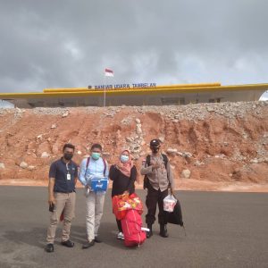 Susi Air Angkut 78 Vial Vaksin Covid-19  Menuju Tambelan