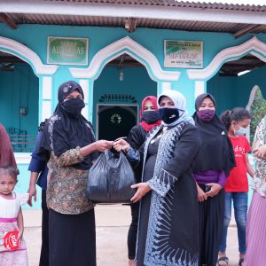 Asparnas Kepri Dan IKAPTK Serahkan Bantuan Sembako Korban Banjir