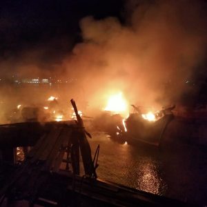Bengkel Dan 3 Kapal Di Kampung Bugis Tanjungpinang Terbakar