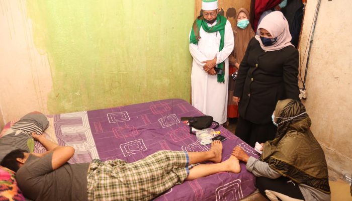 Rahma Jenguk Warga Sakit Dan Fasilitasi Pengobatan Ditanggung BPJS