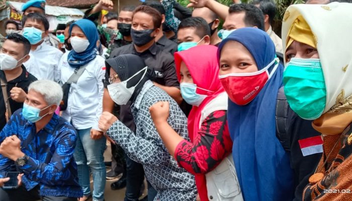 Bakti Sosial SMSI Bikin Warga Senang