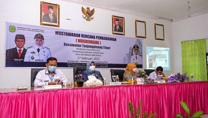 Rahma dan Weni Berdampingan Membuka Musrenbang Di Kecamatan Tanjungpinang Timur