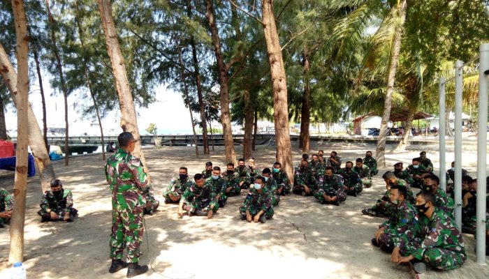 Kadiskum Lantamal IV Beri Pembekalan Hukum Di Pelatihan VBSS