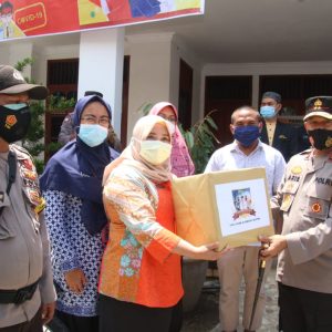 Kapolda Kepri Tinjau Posko PPKM Kampung Tangguh