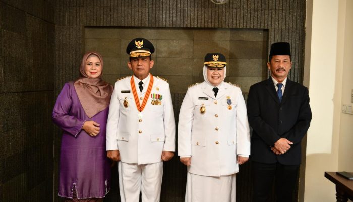 Inilah Nama-nama Yang Dampingi Ansar-Marlin Ketika Dilantik di Istana Negara