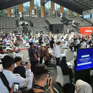 Alasan Jokowi Insan Pers Prioritas Suntik Vaksin Covid-19