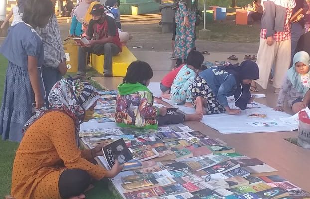 Kedai Baca Laman Boenda Batu 10 Diminati Pengunjung