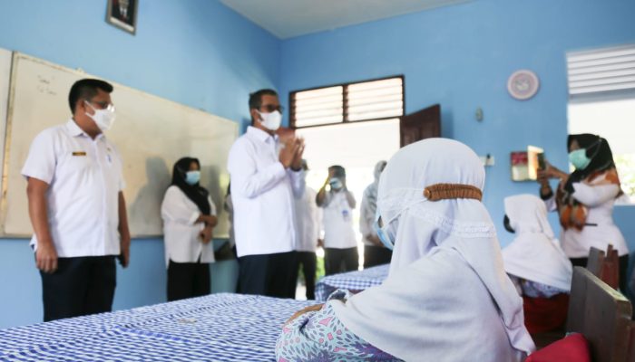 Pastikan Penerapan Prokes,Bupati Tinjau Pelaksanaan Belajar Tatap Muka di Sekolah
