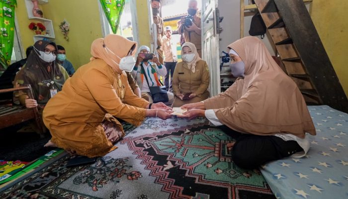 Berkat Zakat Profesi ASN, Walikota Bantu Penderita Tumor Paru Di Kampung Bugis
