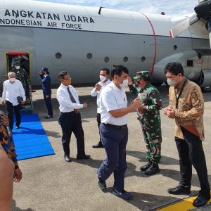 Gubernur Kepri  Sambut Dua Menko di Hang Nadim