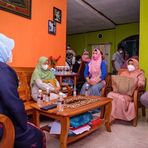 Walikota Serahkan Alat Kesehatan Bagi Pejuang Kanker
