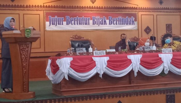 Walikota Serahkan Dua Nama Usulan Gabungan Parpol Kandidat Wawako Ke DPRD Tanjungpinang