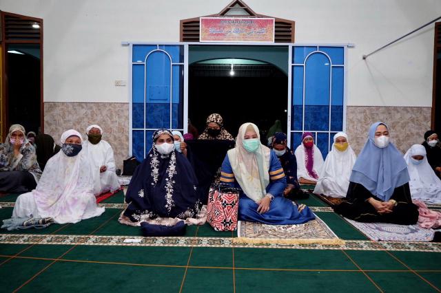 Rahma-Marlin Safari Ramadhan Bersama Di Masjid Al Anshor