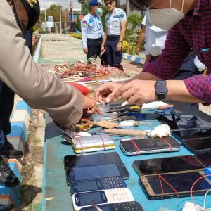 Lapas Kelas IIA Tanjungpinang Geledah Hunian Warga Binaan Temukan Alat Hisap Dan Bong Sabu