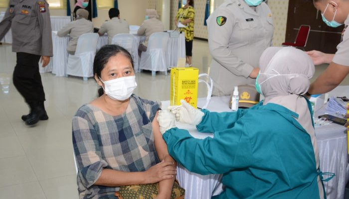 Polda Kepri Siapkan 1000 Vaksin Bagi Purnawirawan Dan Keluarga Besar Polri