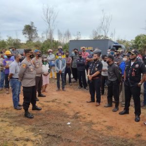 PT BMW Tutup Jalan Warga, Petani Di Kampung Lome Protes 