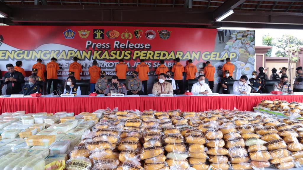 Polri Ungkap Peredaran 2,5 Ton Ganja Asal Timur Tengah