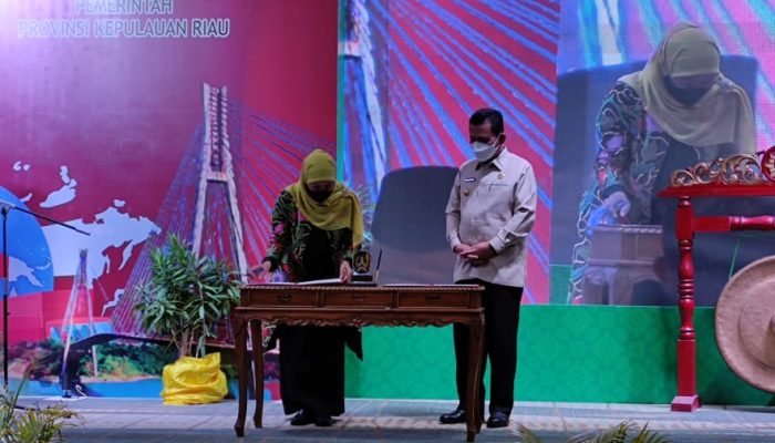 Gubernur Kepri Dan Jawa Timur Tandangani MoU Kerjasama Perdagangan