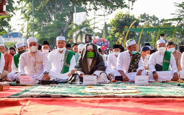 Walikota Tanjungpinang Sholat Idul Fitri Di Pamedan